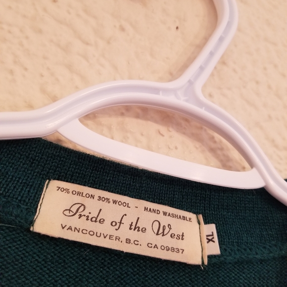 Vintage "Langara Fishing Lodge" V-Neck Sweater - Picture 4 of 5